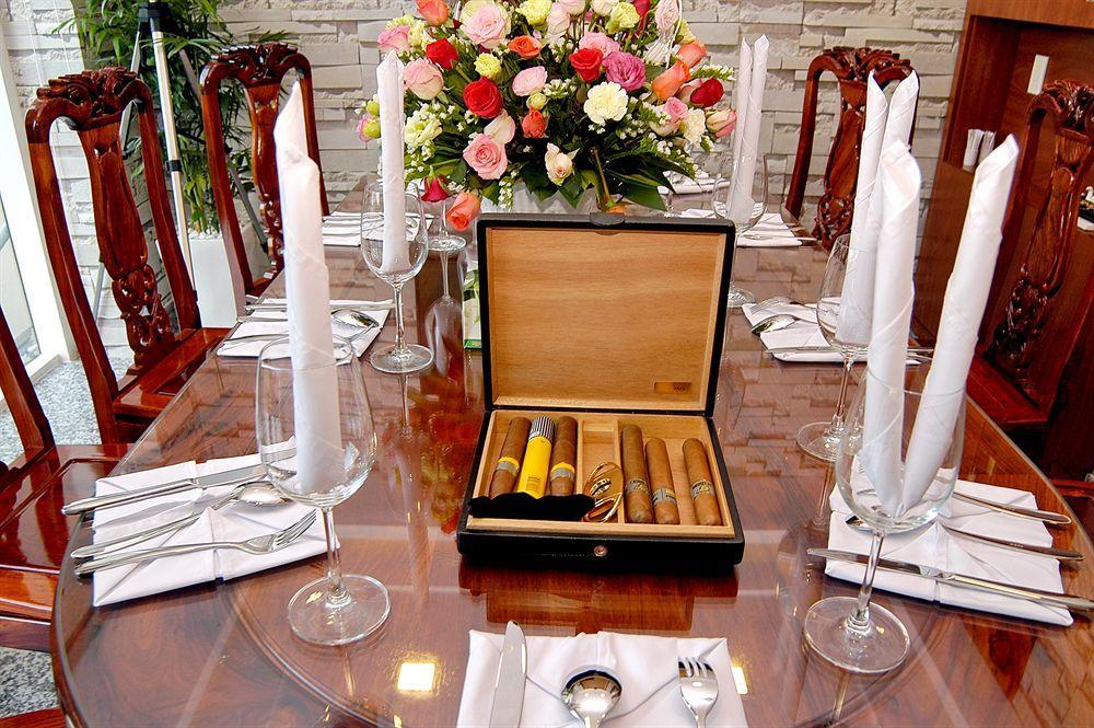 Nam Hung Hotel Nha Trang Bagian luar foto
