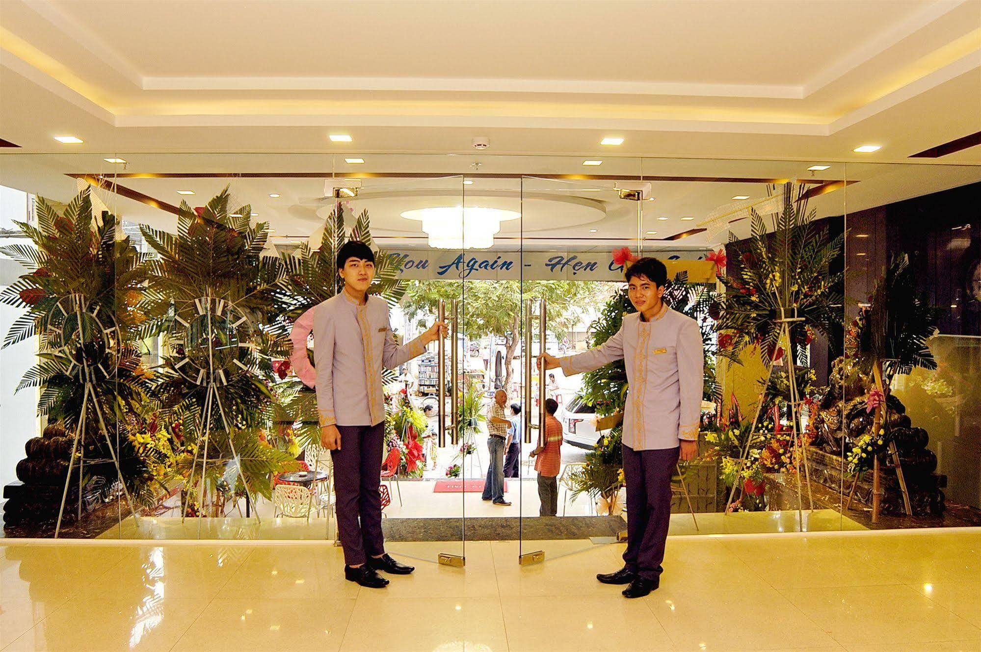 Nam Hung Hotel Nha Trang Bagian luar foto